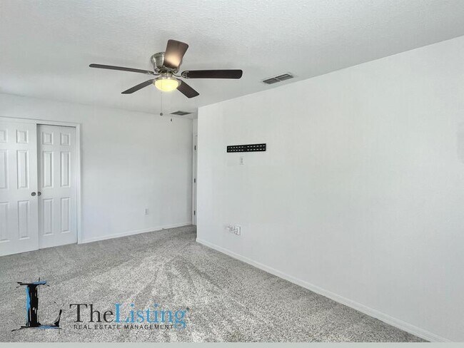 Building Photo - 613 Alfani St