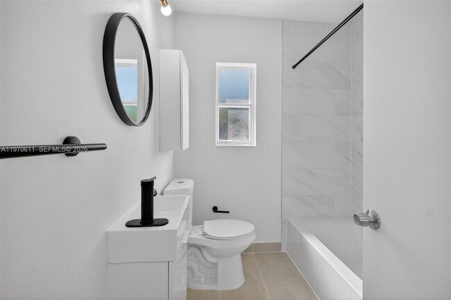 Building Photo - 1801 SW 5th St