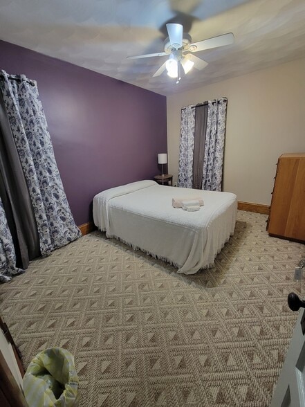 Bedroom 2 - 1618 Bell Ave