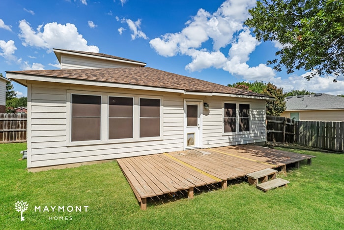Building Photo - 15811 Borwick Ln