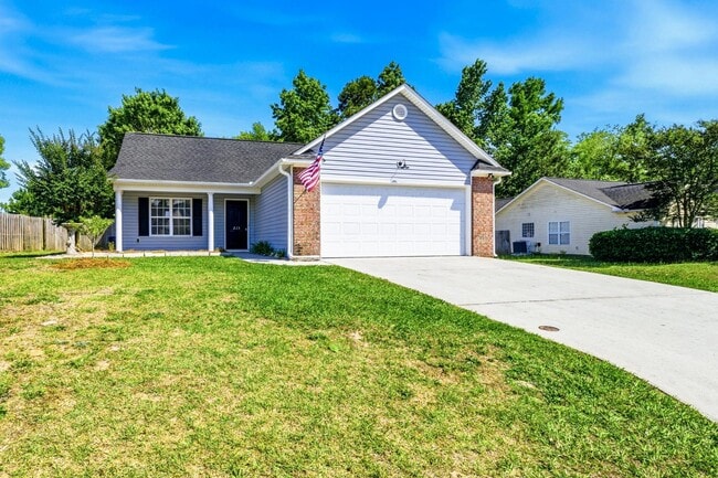 Building Photo - 215 Gardenview Ct NE