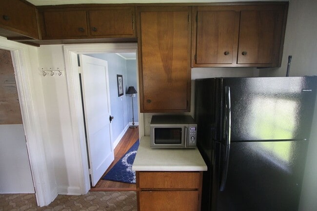 Building Photo - 311 E 58th St