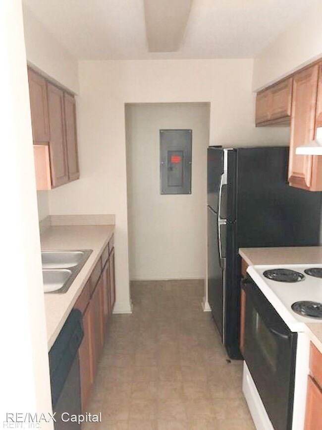 Building Photo - 2 br, 2 bath House - 6 Tamarisk Quay Unit F
