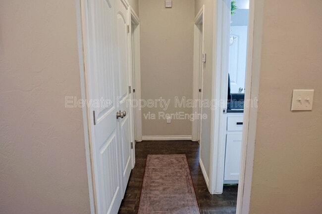 Building Photo - 1009 SW 91st St