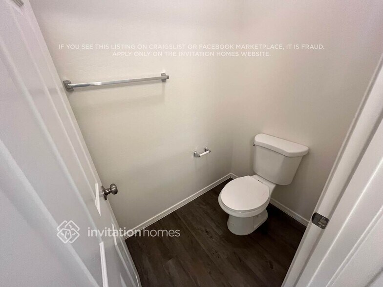 Building Photo - 21167 W Cypress St