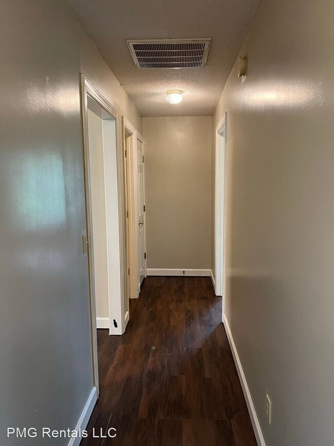 Building Photo - 4 br, 2 bath House - 1001 Chase Ct