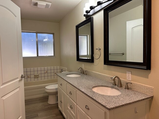 Building Photo - Your Next Chapter Starts Here - Convenient Redding Location!