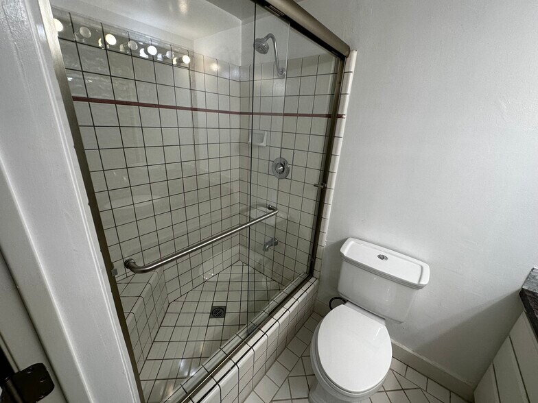 Master Bathroom - 1015 N Michillinda Ave