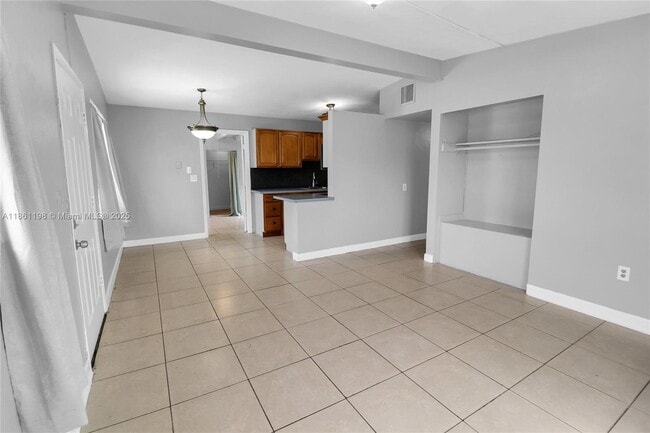Building Photo - 272 NW 30th Terrace