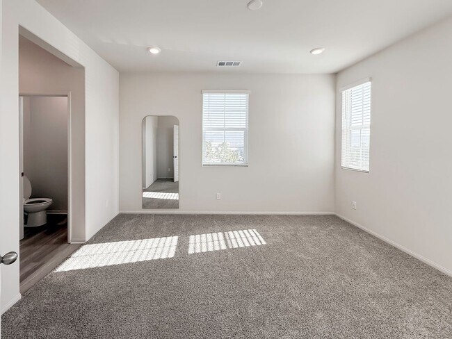 Building Photo - ~ AVAILABLE NOW ~ New Construction Home for Rent in the NEW Heirloom Farms Community in Temecula!