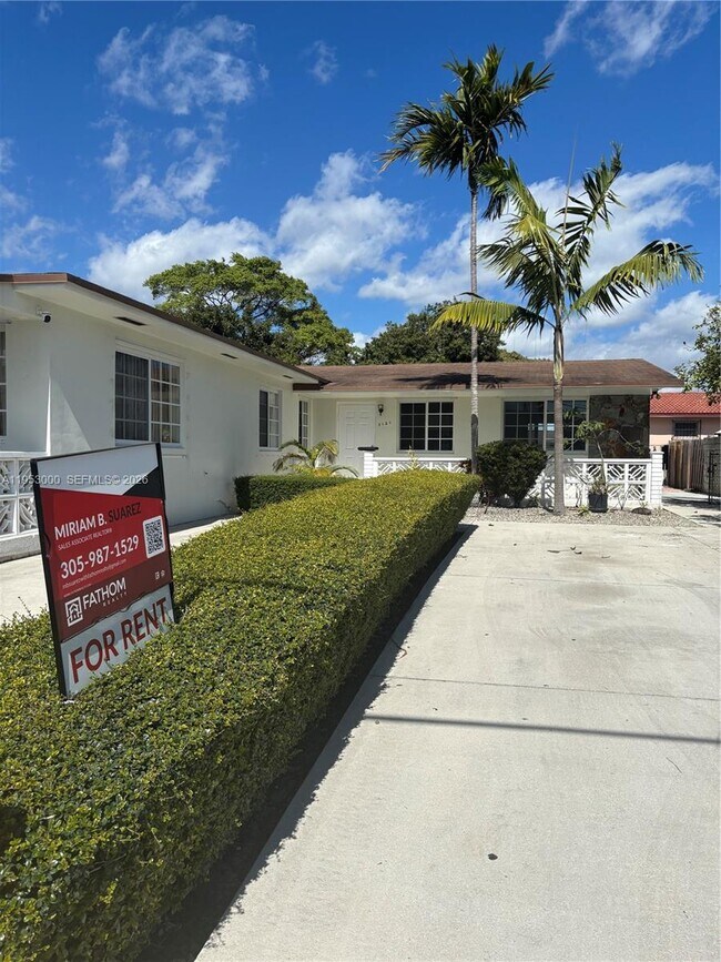 Building Photo - 3121 SW 2nd St