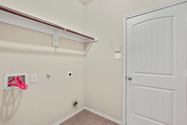 Building Photo - 9617 Tipperary Dr