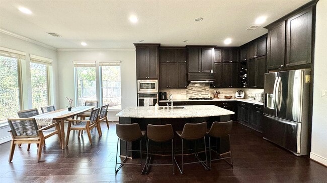 Building Photo - 27 Jonquil Pl