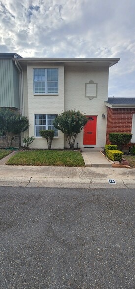 Building Photo - 500 Wichita Ave