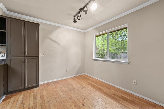 Building Photo - 6511 Lancret Hill Dr