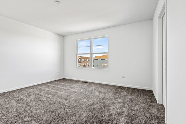 Building Photo - 1587 Syracuse Dr