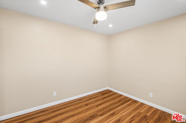 Building Photo - 4622 W 149th St