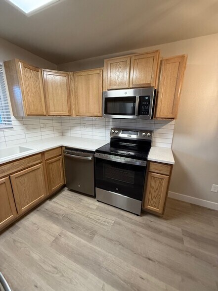 Building Photo - 338 25th Avenue Ct