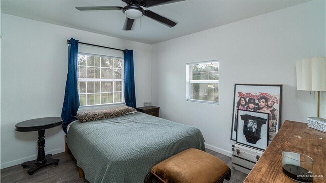 Building Photo - 21 S Casa Linda St