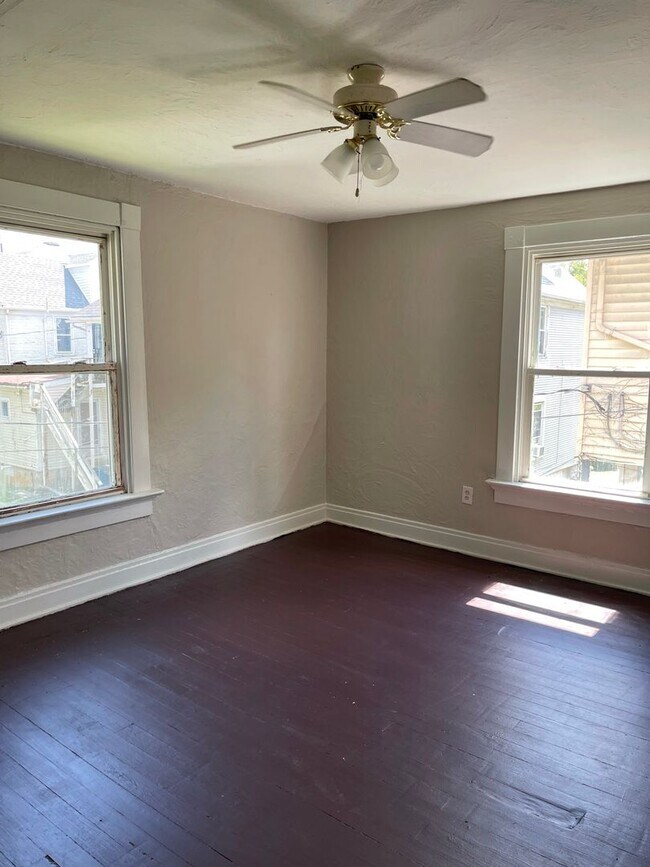 Building Photo - 112 Ridge Ave