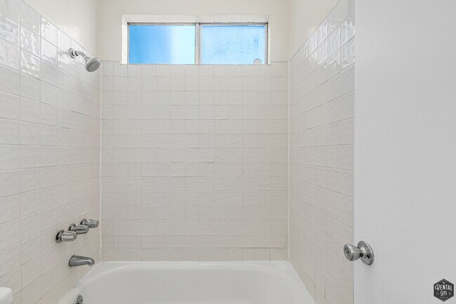 Building Photo - 2435 2nd St