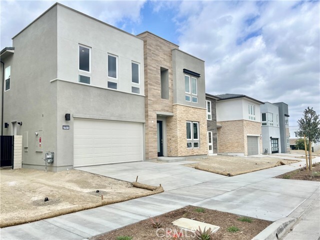 Building Photo - 27511 Elderberry Dr