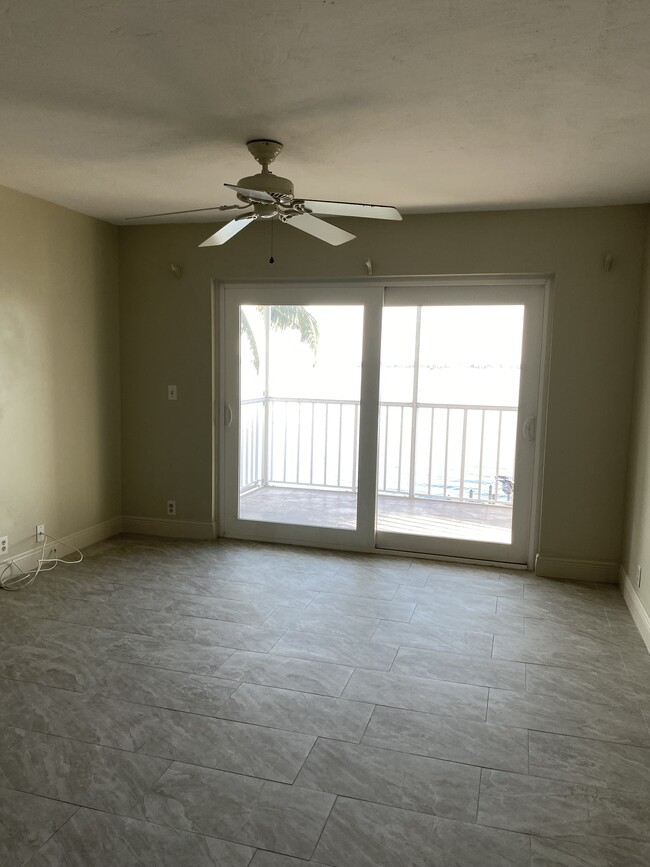 Living room - 2875 Palm Beach Blvd