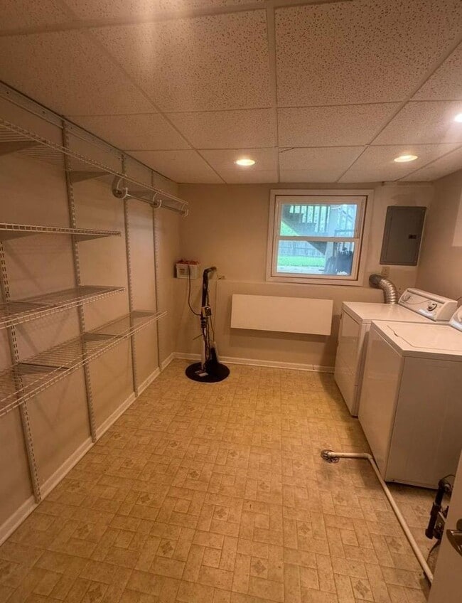 Building Photo - 980 Brush Hill Ln