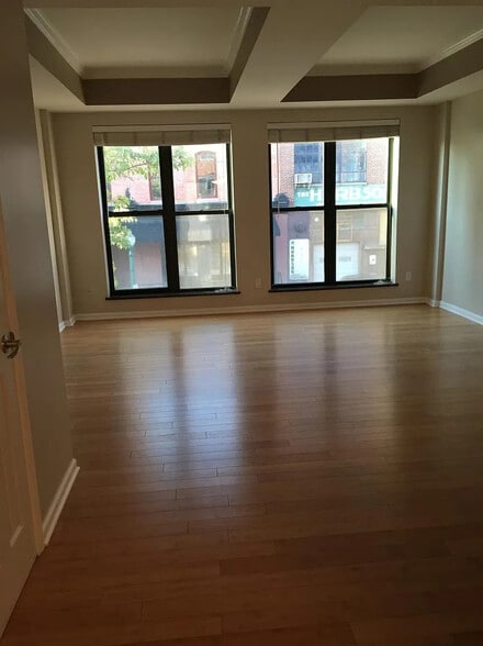 Building Photo - 133 Walton St