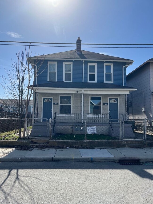 Primary Photo - 355-357 E Innis Ave