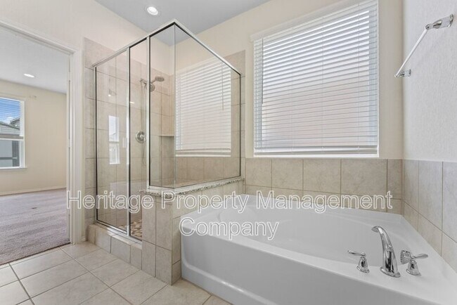 Building Photo - 942 Blue Violet