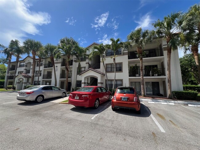 Building Photo - 620 S Park Rd