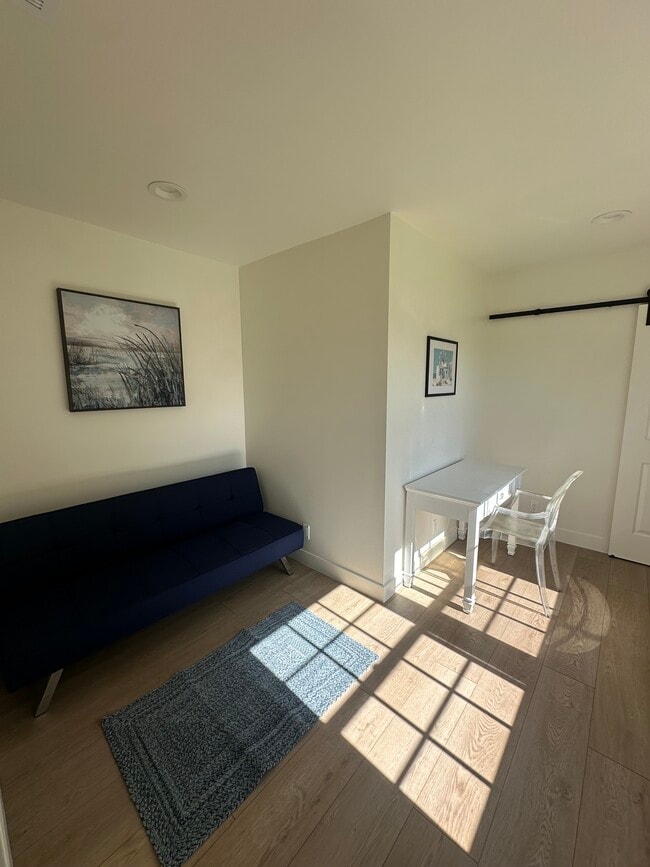 Building Photo - 2303 Amherst Ave