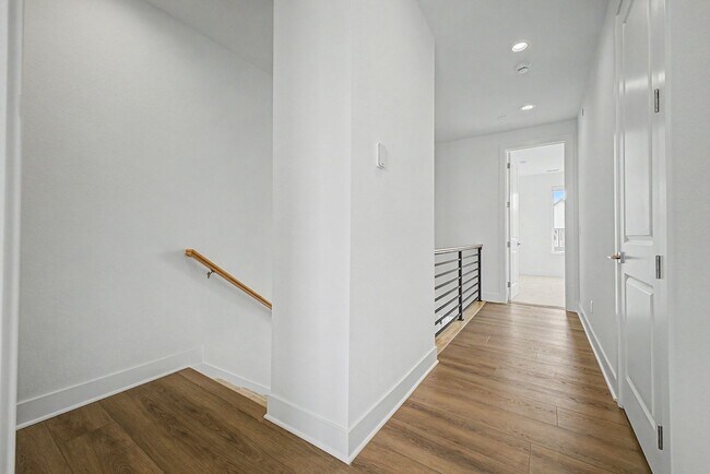 Building Photo - 689 Saddle Dr