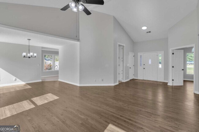 Building Photo - 250 Meadow View Dr