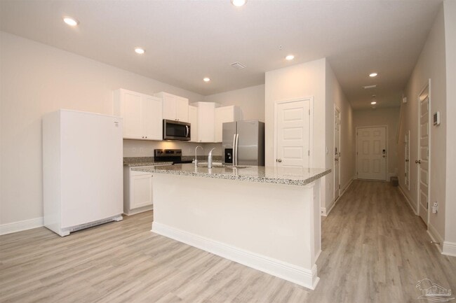 Building Photo - 8686 Meadow Flower Ln