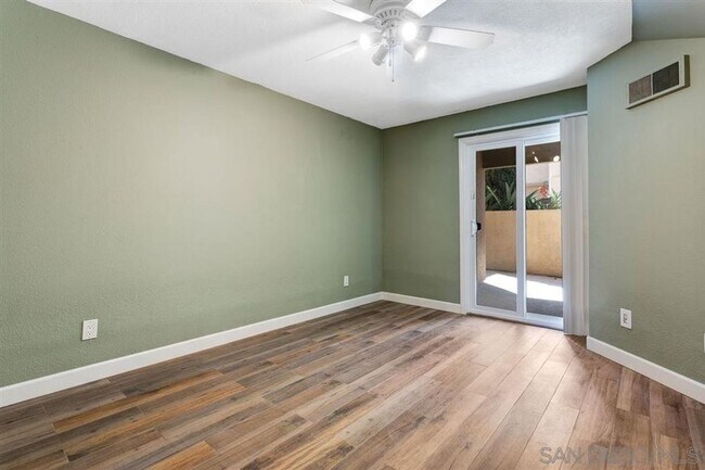 Building Photo - 3550 Lebon Dr