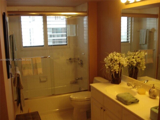 Building Photo - 3600 Yacht Club Dr