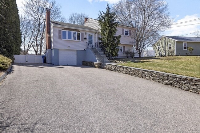Building Photo - 160 Ravenswood Rd