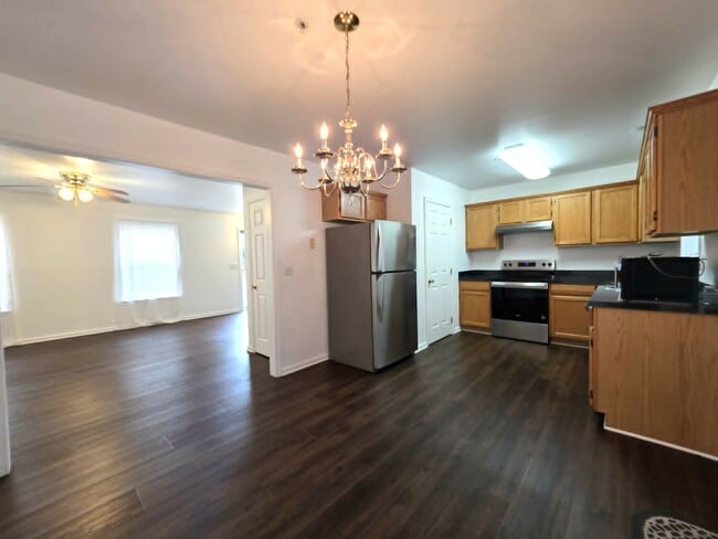 Building Photo - 1011 Granite Ct