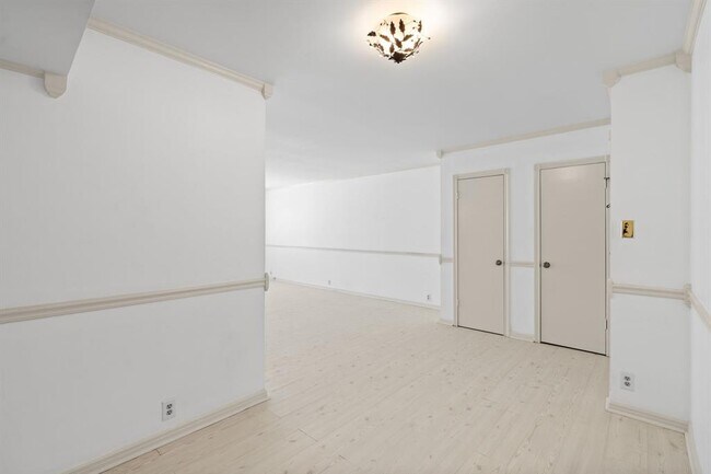 Building Photo - 2601 Bellefontaine St