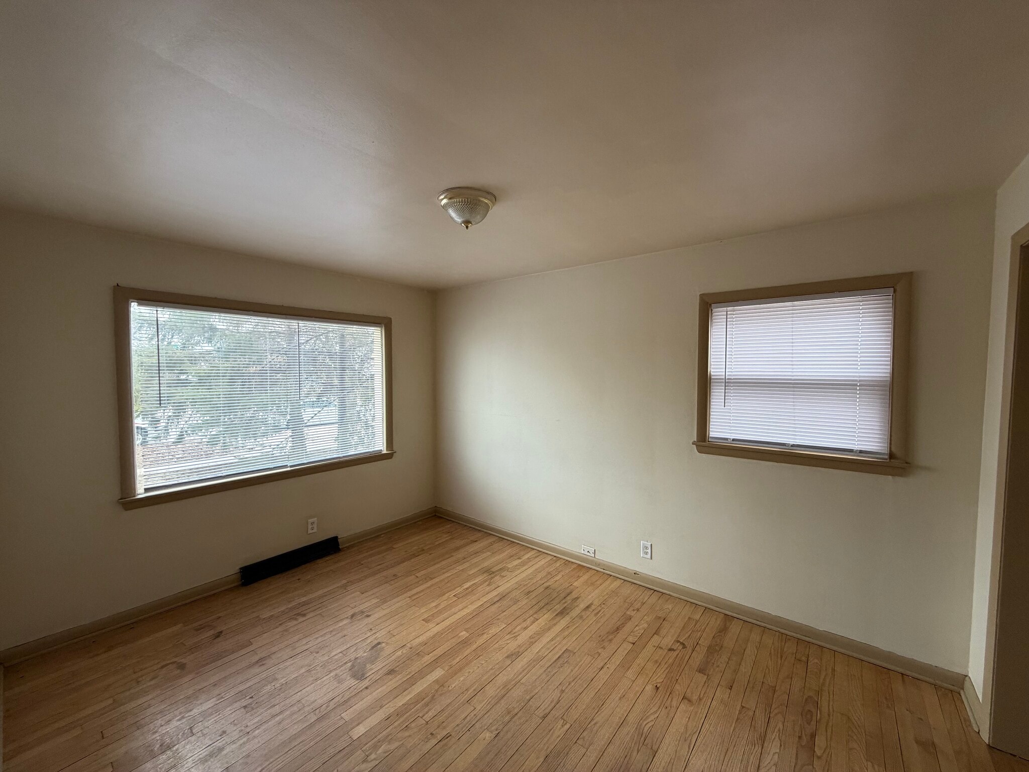 Building Photo - 4042 N 100th St