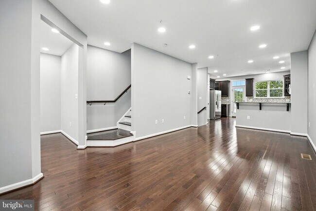 Building Photo - 7416 Riding Meadow Way
