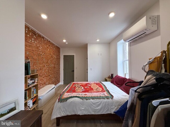 Building Photo - 6136 Chancellor St