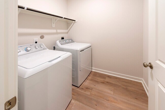 Building Photo - 16039 Emerald Thistle Ln