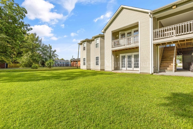 Building Photo - 406 N Dickerson St