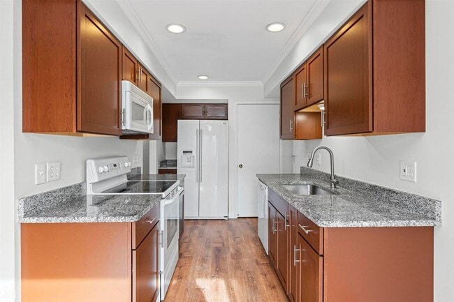 Building Photo - 24692 N Meadow Dr