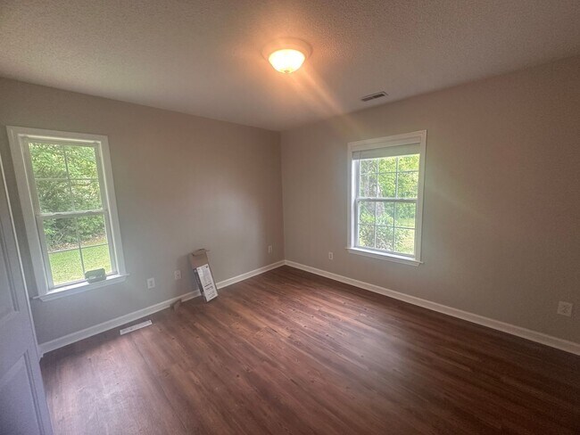 Building Photo - 3 Bed 2 Bath Brick Home in Northchase