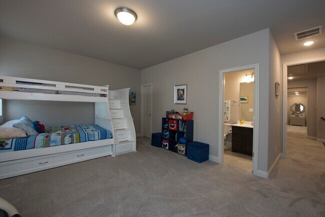 Building Photo - 7 Yellowstar Ct