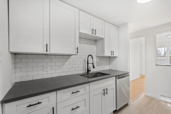 Building Photo - READY FOR JULY 1ST! Don't miss this UPDATED 3-bedroom!